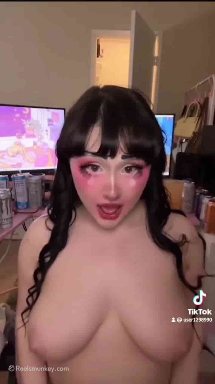 Asian gamer girl revealed her boobs on tiktok porn