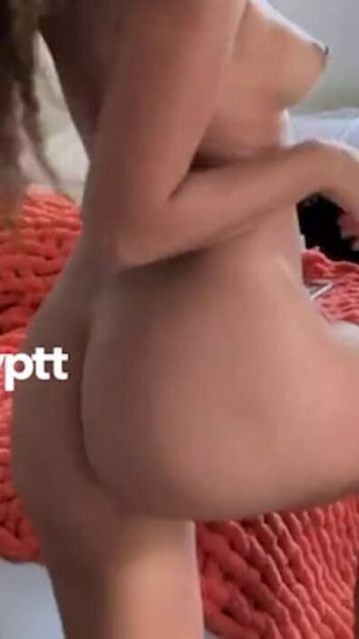 Hot teen latina dancing naked on Tiktok